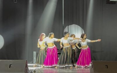 Des performances 2024 envoûtantes de danses Bollywood par Khulfi Malai