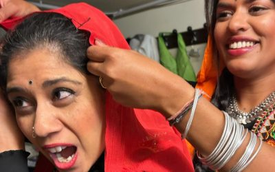 Les coulisses : là où les danseuses Bollywood deviennent des ninjas (un peu cabossées)